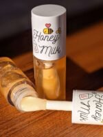 APIEU Honey & Milk Lip Oil Huile à Lèvres Nourrissante au Miel et au Lait: – Image 3