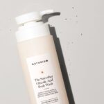 ✨ NATURIUM – Gel Douche Exfoliant à l’Acide Glycolique The Smoother (500ml) – Image 4