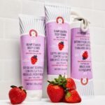 🍓 First Aid Beauty – KP Bump Eraser Body Scrub (226g)