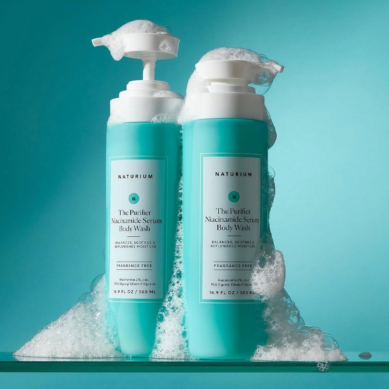 img_2777-2 NATURIUM – The Purifier Gel Douche-Sérum Purifiant à la Niacinamide (500 ml) – Image 1