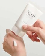 SKIN1004 – Madagascar Centella Tone Brightening Capsule
Crème Éclat Anti-Taches – Image 2