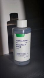 EQQUALBERRY – Swimming Pool Toner
Lotion tonique hydratante & exfoliante douce – 155 ml – Image 4